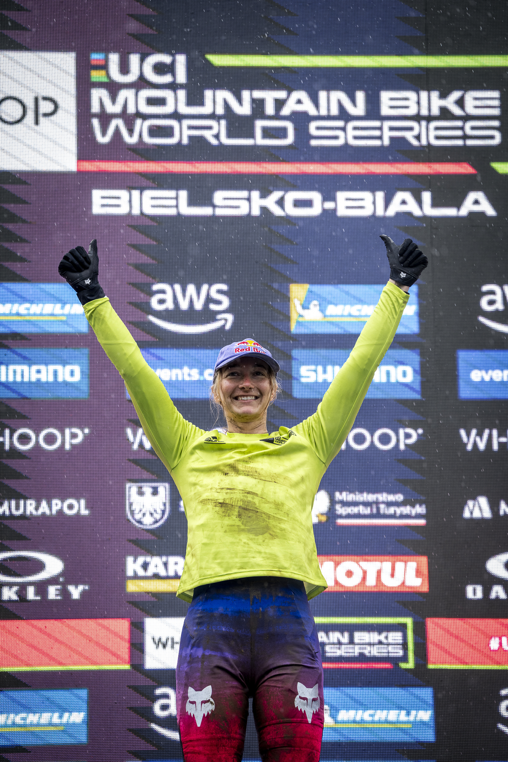 Orbea i FMD Racing piszą historię! Pierwsze zwycięstwo w Pucharze Świata DH 2025