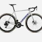 Rower szosowy Orbea Orca M22 LTD PWR 2027 1 U118TTCC A7 SIDE ORCA M22 LTD PWR over