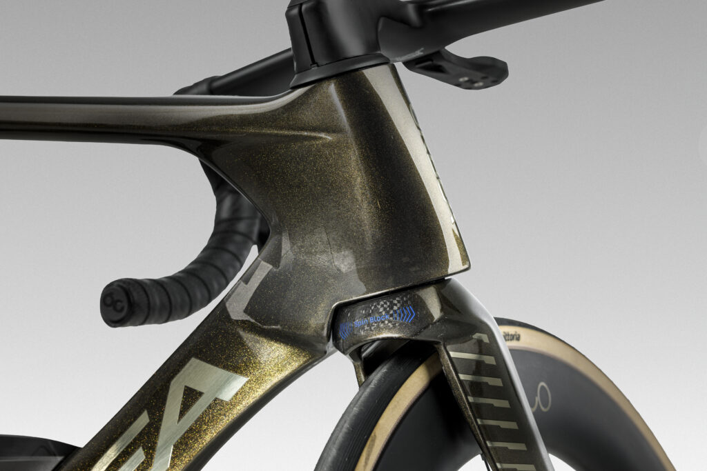AY D ORCA AERO M10iLTD PWR 15
